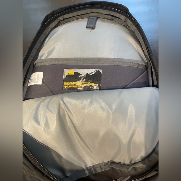 Black Northface Borealis Backpack - Picture 2 of 4